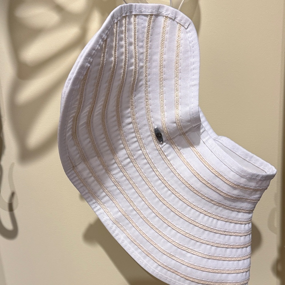 Scale Chic White and Tan Women's Sun Hat